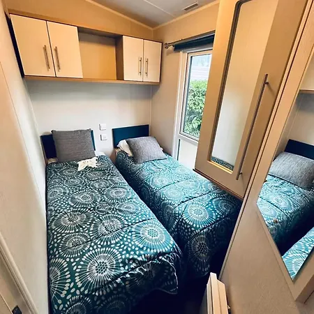 Accueillant A Avec Piscine Holiday home *